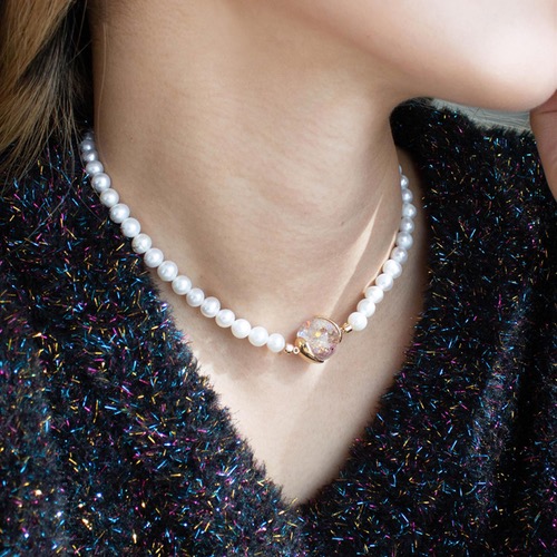 Glam Pearl Snowball Necklace